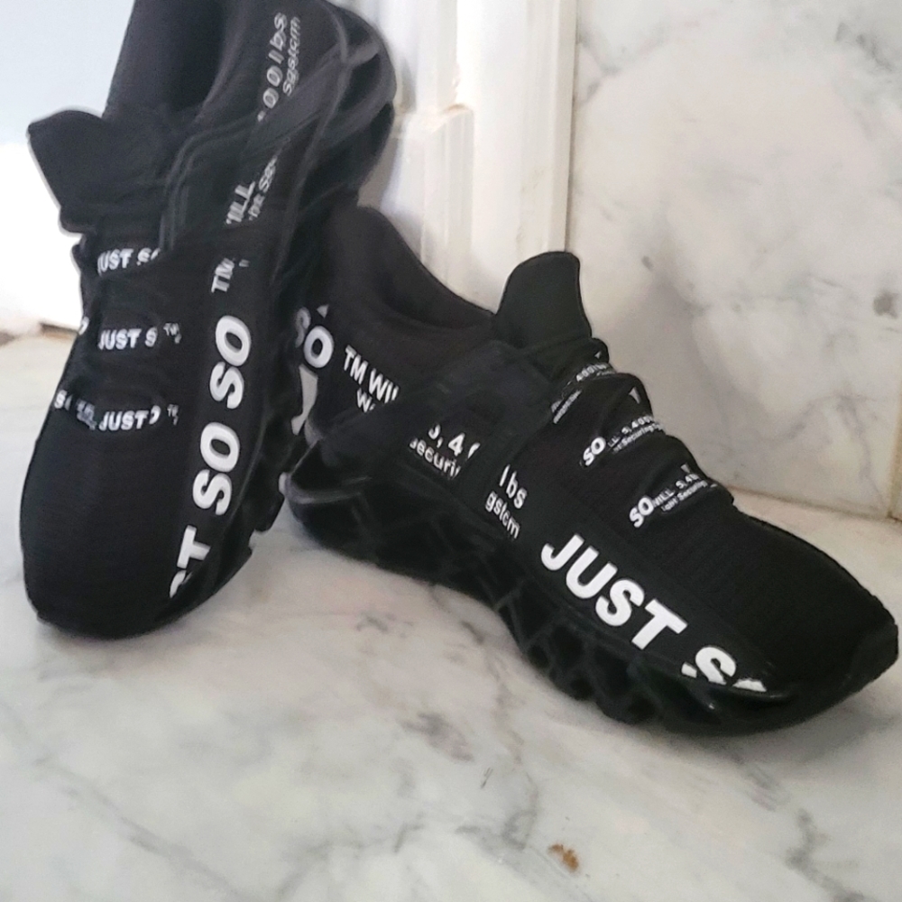 Just So So: Size 7, Black/White sneakers